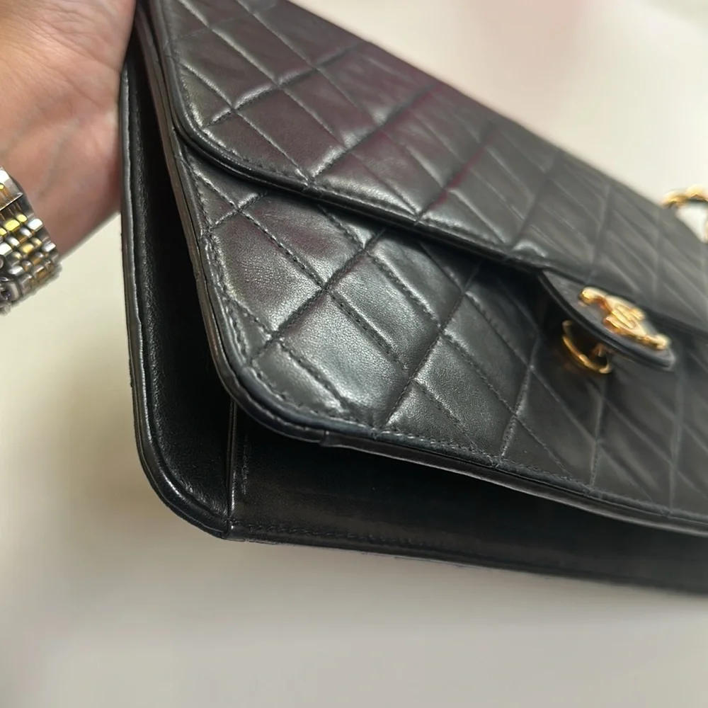 Chanel Black Lambskin Medium Single Flap Quilted Leather Bag Gold Hardware - Picture 6 of 15